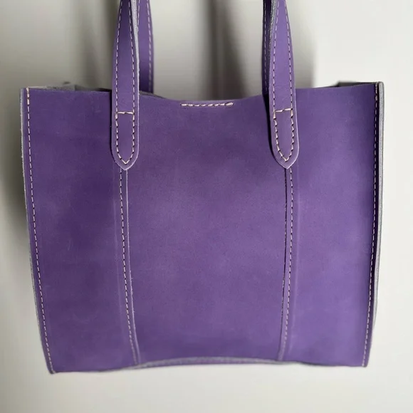 🦄 Chalk Lola Crossbody Tote - Portland Leather - Picture 2 of 4